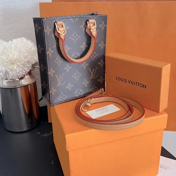 🤎 Louis Vuitton Petit Sac Plat🤎 - Picture 2 of 7